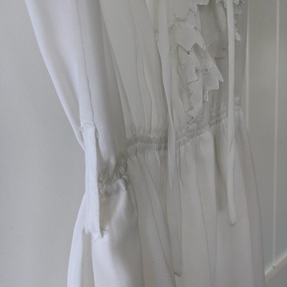 🌸 70's / 80's Vintage White Sundress w/ Embroidered Collar - Picture 3 of 12